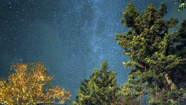 然別湖から見上げる満点の星空
