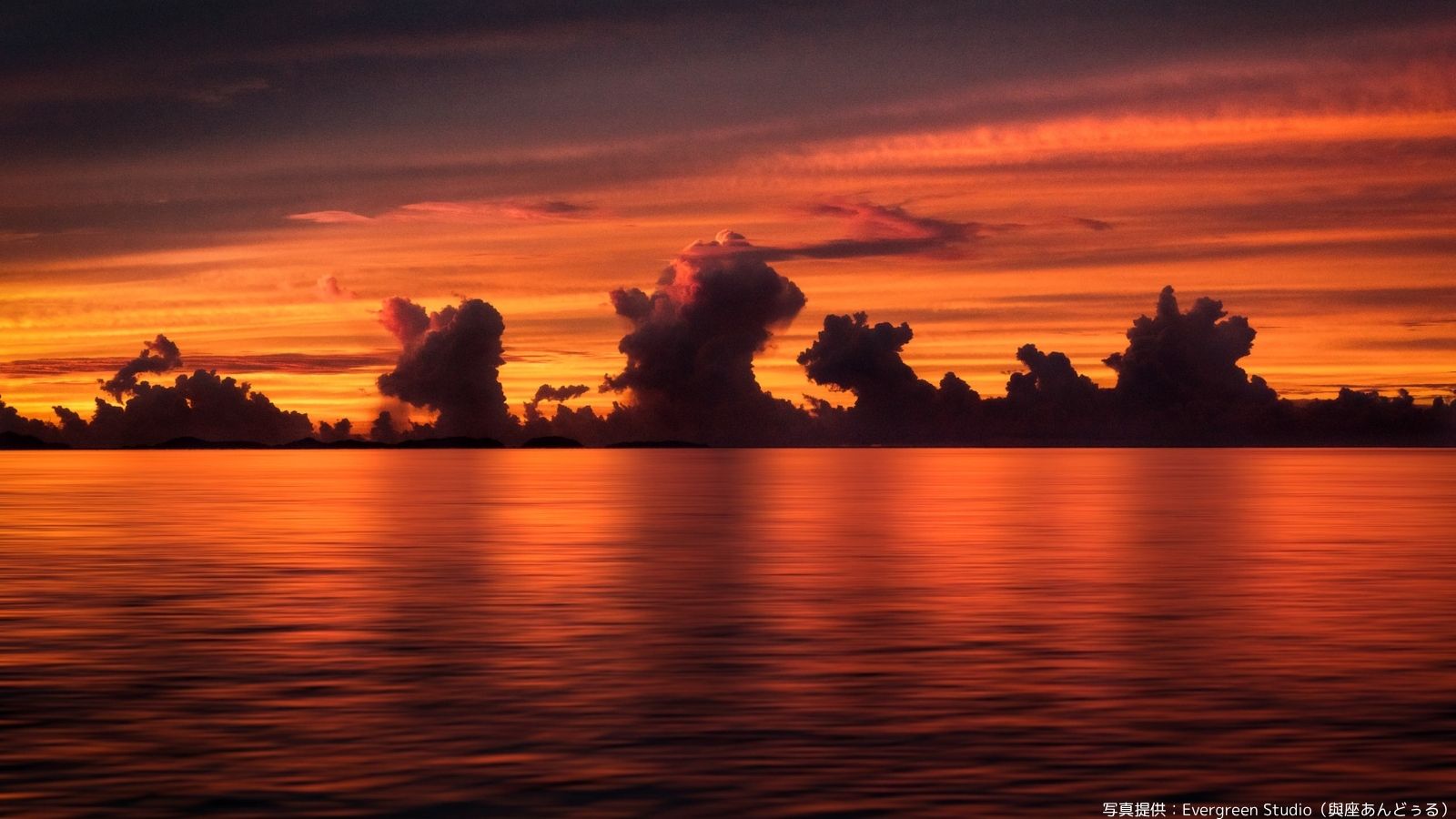 沖縄星空フォトツアー沖縄フォト:海での絶景の夕日